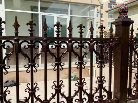 鋁藝護(hù)欄的款式?jīng)Q定了原材料的成本